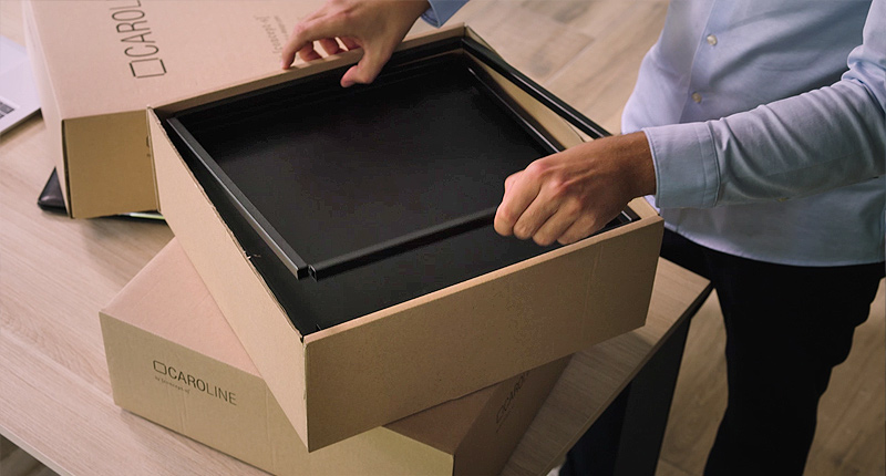 CAROLINE furnishing system being unpacked – modular shelving and furniture system with easy assembly for office, retail and home & living.