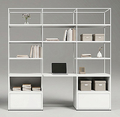 CAROLINE Arbeitsplatz mit integriertem Schreibtisch, offenen Regalfächern, geschlossenen Unterschränken und filigranem Stahlrahmen für Home Office, Büro und moderne Arbeitswelten.