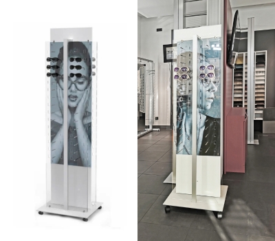 Freistehender Brillenpräsenter mit Grafikflächen, mehreren Haltern und Rollen für flexible Platzierung.