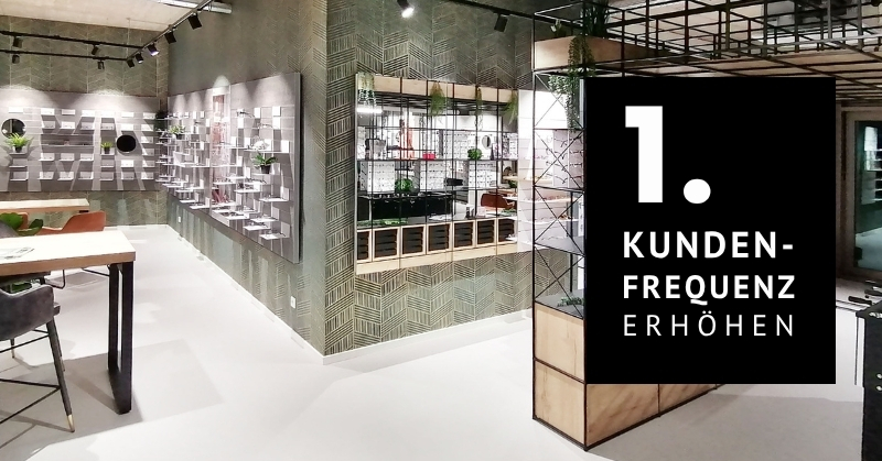 Modernes Ladenkonzept mit modularen Präsentationssystemen zur Steigerung der Kundenfrequenz im Geschäft.